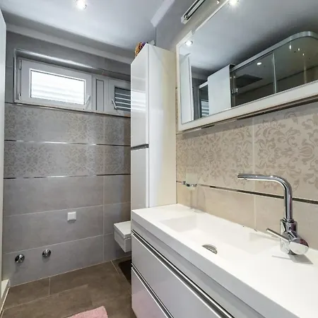 Luxury Violet Old Apartment *