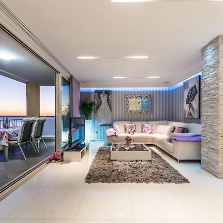 Luxury Violet Old Apartment *